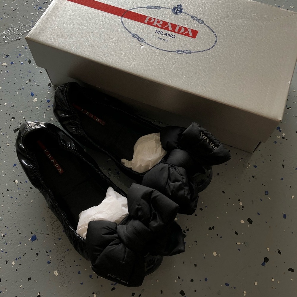 PRADA BOW FLAT